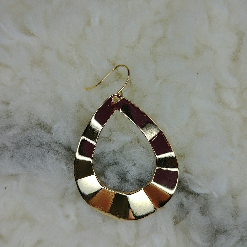 Halogen Hollow Teardrop Goldtone Earrings NWT - Picture 3 of 3